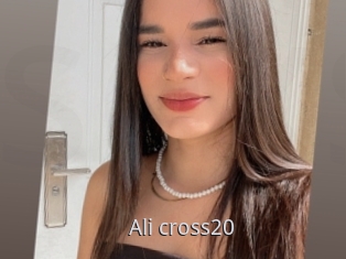 Ali_cross20