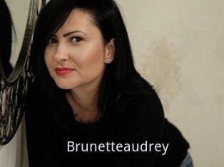 Brunetteaudrey