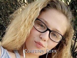 Courtney_Foxx