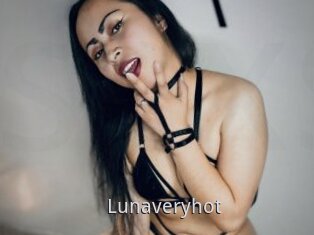 Lunaveryhot