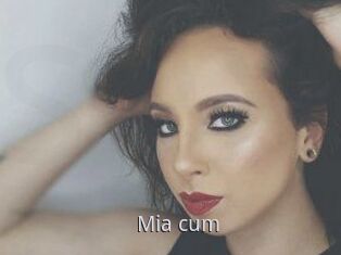 Mia_cum
