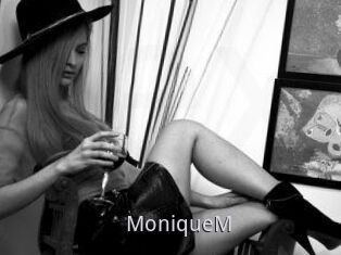 MoniqueM