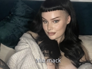 Mia_mack