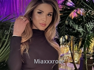 Miaxxxrose