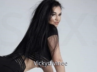 Vickydivinee